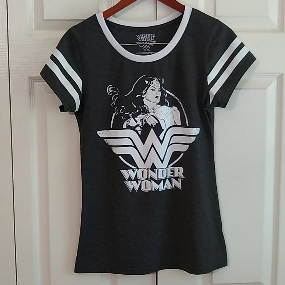 Wonder Woman t-shirt girls size 12 grey